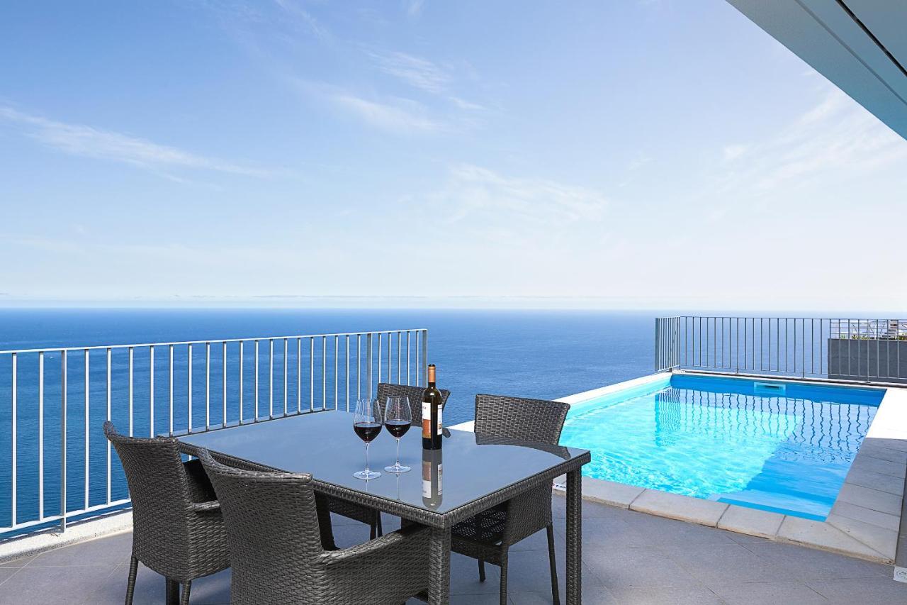 Peak A Boo Private Heated Pool And Private Parking Villa Camara de Lobos Bagian luar foto