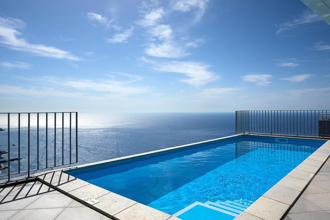 Peak A Boo Private Heated Pool And Private Parking Villa Camara de Lobos Bagian luar foto